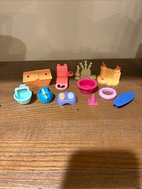 Kids Toy Accessory Set - Assorted Bright Colors